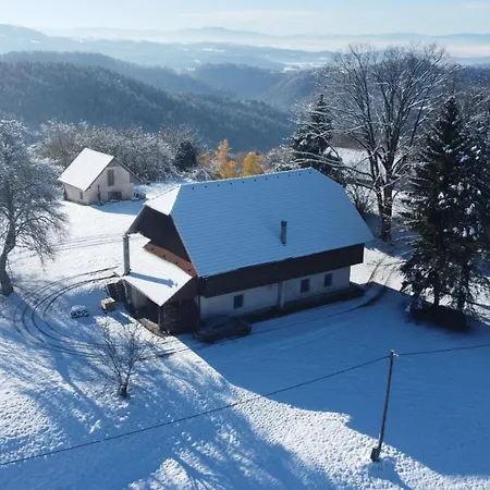 Hisa Na Zlatem Polju *