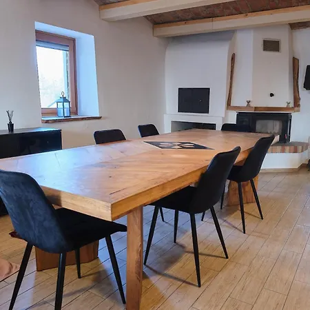 Hisa Na Zlatem Polju Lukovica pri Domžalah