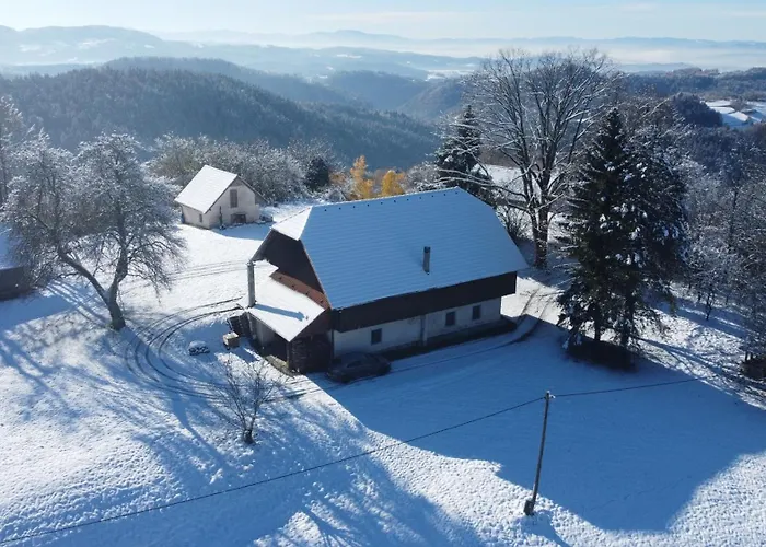 Hisa Na Zlatem Polju *