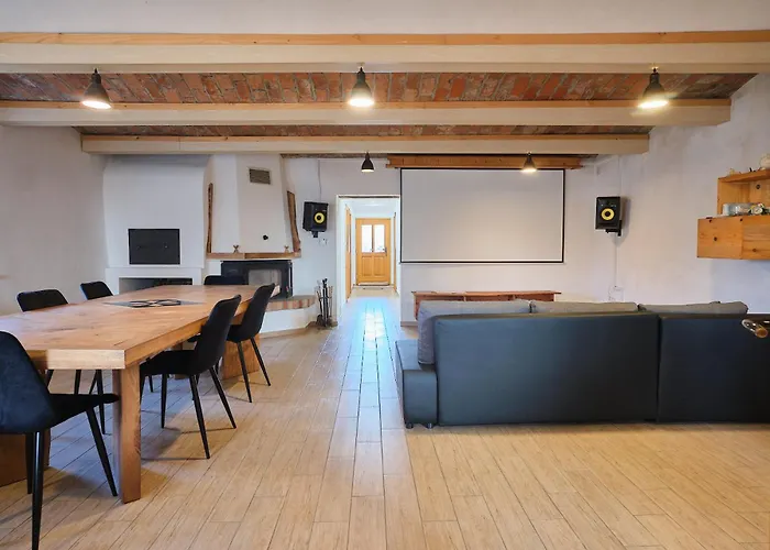 Hisa Na Zlatem Polju * Lukovica pri Domzalah